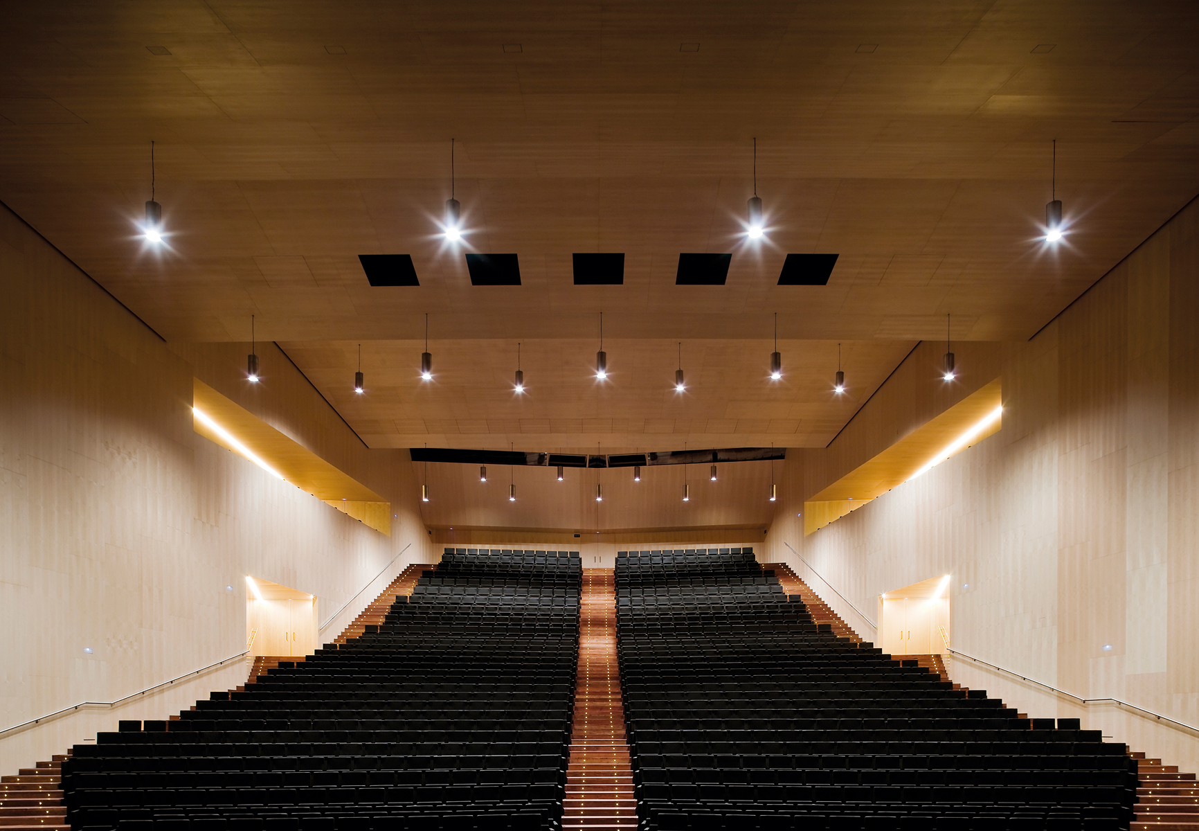 Centro de Exposiciones y Congresos Lienzo Norte